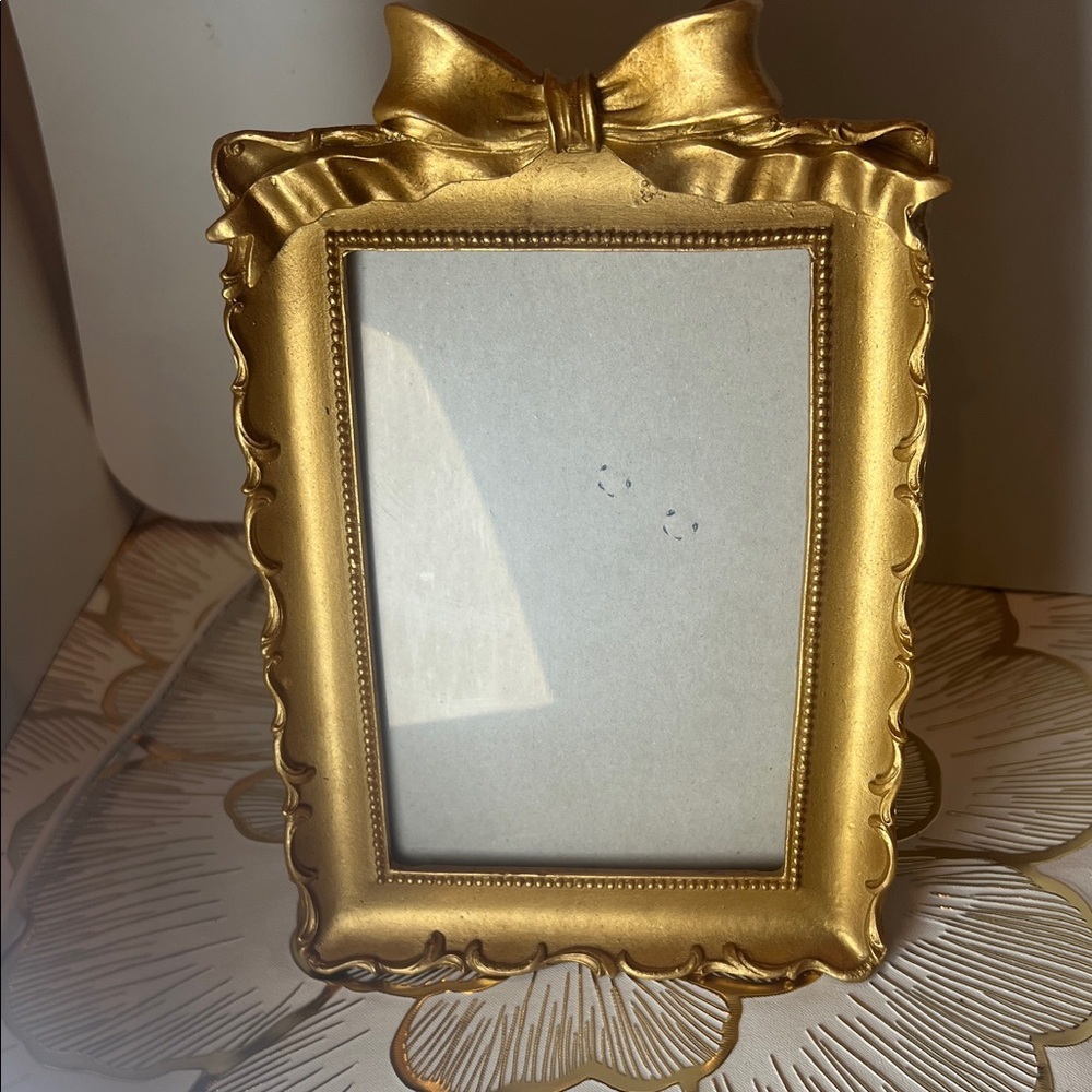 Elegant Gold Picture Frame with Bow Accent For 4x6 pictures - Picture 3 of 16